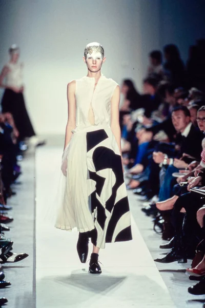 Look 44
